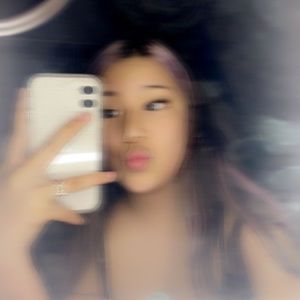 Meet your Posher, Violeta